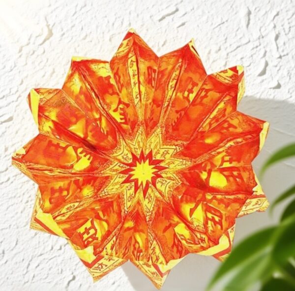 H69	Golden Lotus (Traditional Paper Craft)